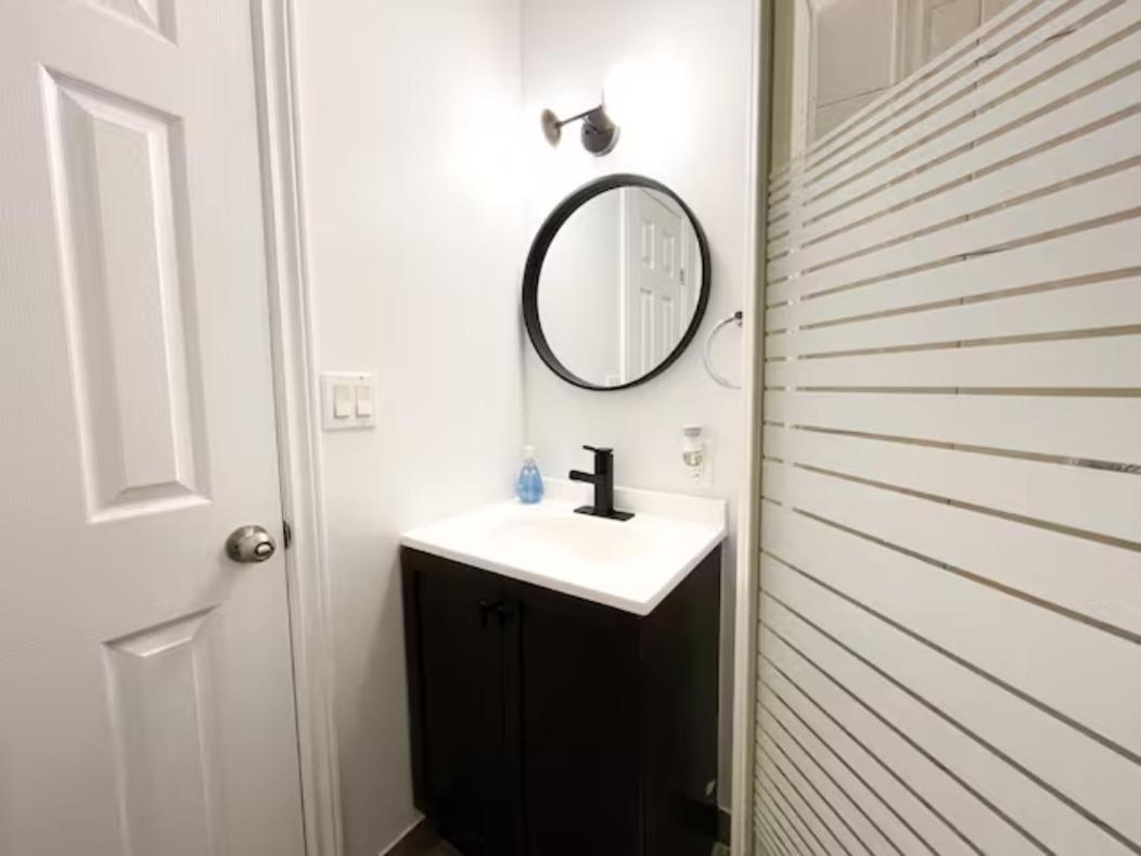 Lake Superior Boutique Hotel Тъндърбей Екстериор снимка