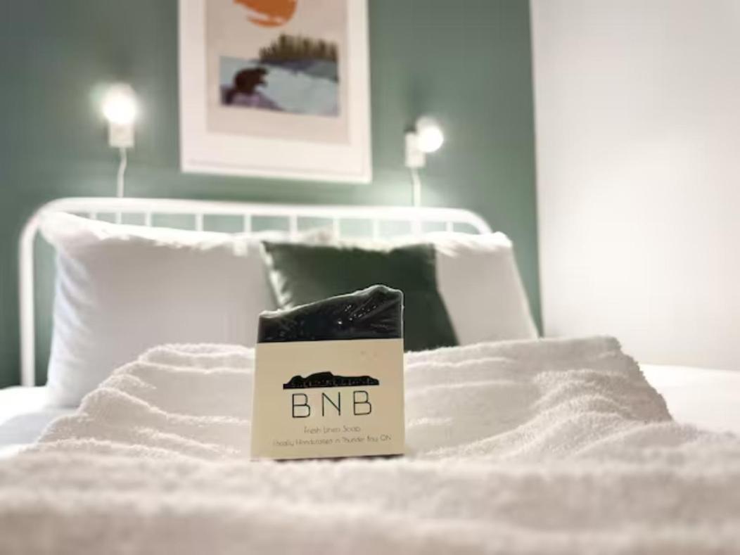 Lake Superior Boutique Hotel Тъндърбей Екстериор снимка